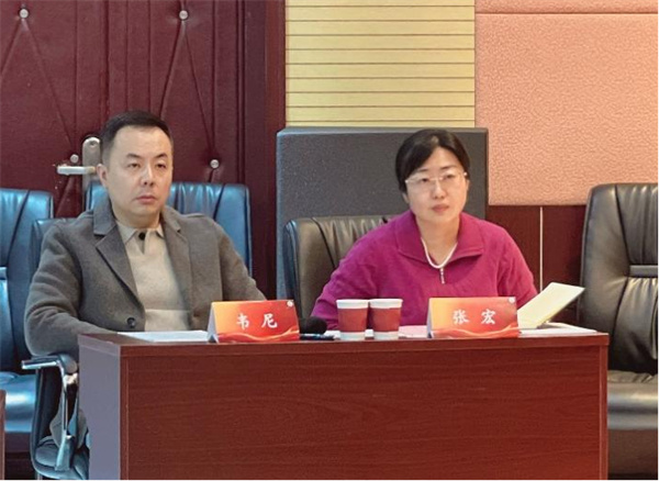 主持人-韦尼副主任医师、张宏副主任医师.jpg